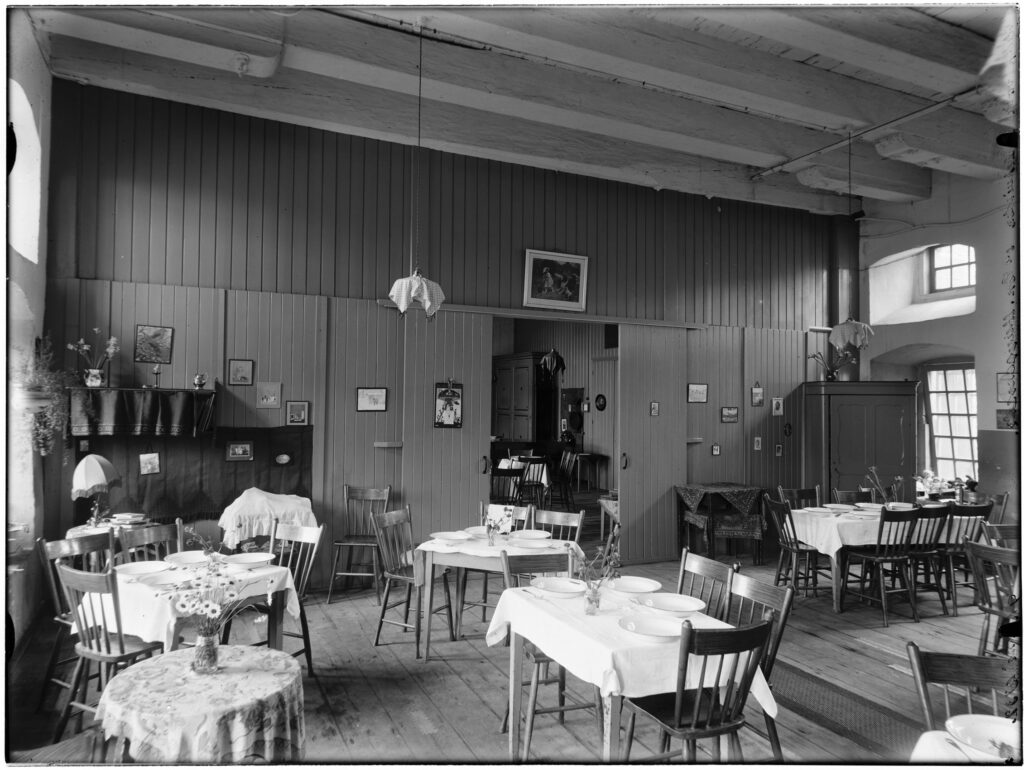 Meisjeszaal van HvO in het Oude Buitengasthuis, 1932
