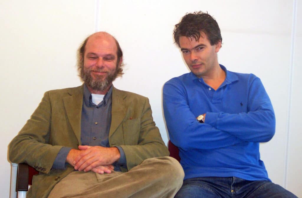 Jan Jumelet en Peter Kempers in het ‘rookhok’van het Centraal Bureau, 2000