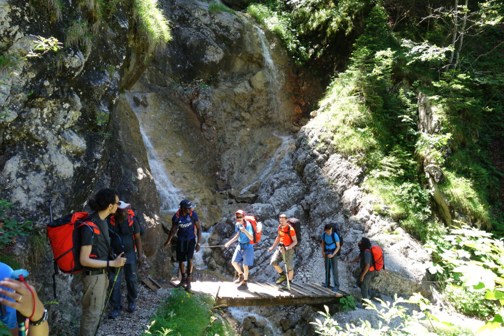 Bewoners en medewerkers van HVO-Querido in het Karwendelgebergte