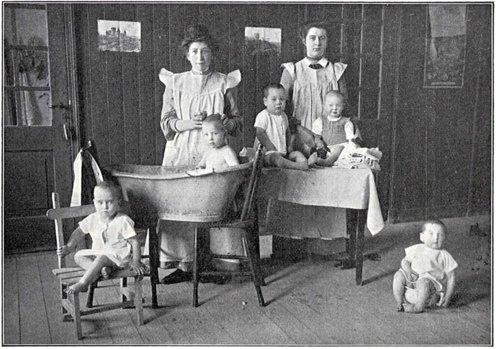 In bad, Hulp voor Onbehuisden, Oud Buitengasthuis, 1908