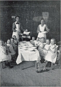 Kinderen aan tafel, Hulp voor Onbehuisden, 1908