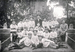 Kinderen van HvO in het Vondelpark, 1913