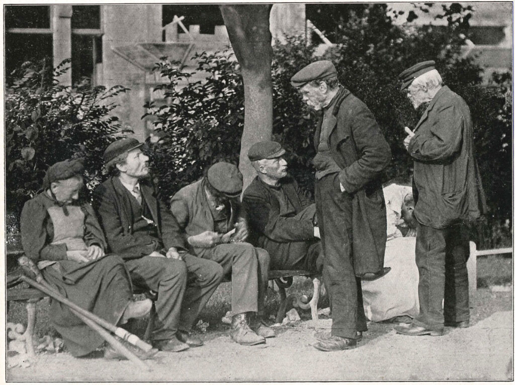Bewoners van het Oud Buitengasthuis van Hulp voor Onbehuisden in 1914, foto J. Huijsen