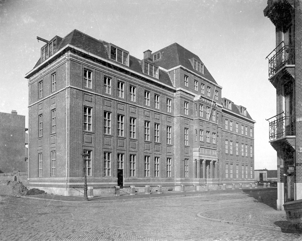 Het nieuwe Observatiehuis van Hulp voor Onbehuisden, Vosmaerstraat 1, Amsterdam, 1914