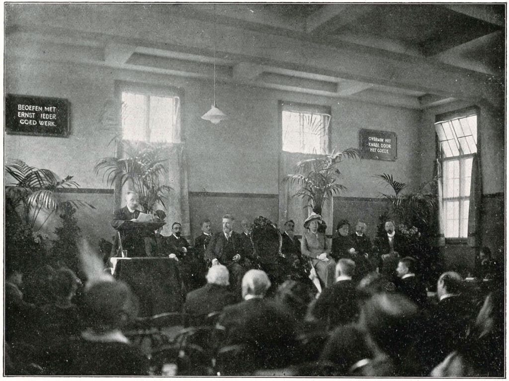 Opening van het Observatiehuis van HvO op 20 mei 1914
