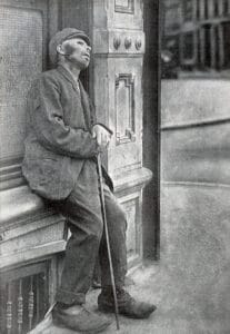 Zwerver in Amsterdam, uit het tijdschrift van HvO, 1914, foto J. Huijsen