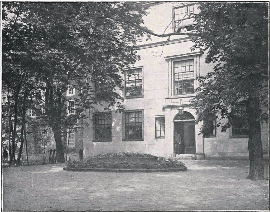Het Oude Buitengasthuis van Hulp voor Onbehuisden in 1919
