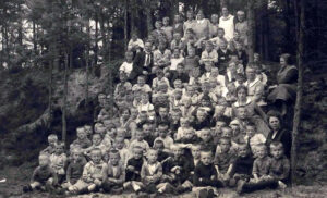 Vakantie 1927, alle jongens na de oliebollenfuif