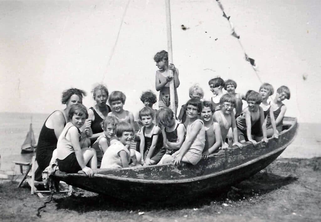 Spelevaren tijdens de vakantie van HvO in 1928