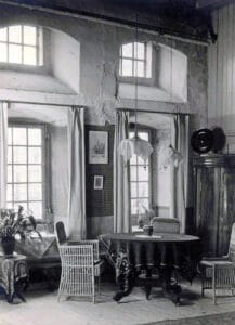 Een hoekje in de vrouwenzaal van Hulp voor Onbehuisden in het Oud Buitengasthuis, jaren '30