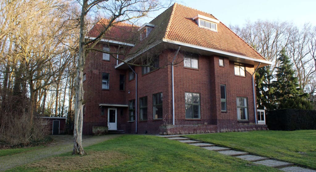 Villa Zonneheuvel in Bennebroek waar HVO-Querido tijdelijk daklozen onderbrengt