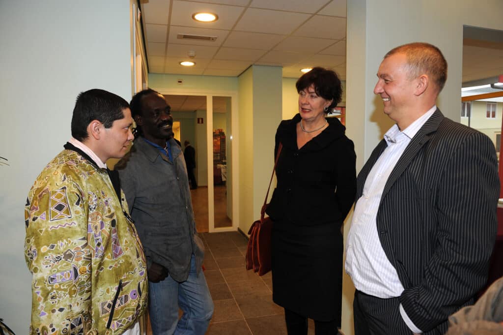 Met Marijke Vos en twee bewoners bij de opening van het Martien Schaaperhuis in 2008
